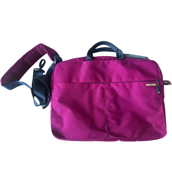 Incase Nylon Sling Sleeve for 13" MacBook (Fuschia / Blue) - Picture 1 of 3